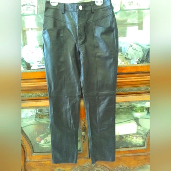 BNWOT LEATHER HOT PANTS BY NBD RETAIL $500 REAL LEATHER SOFT AMAZING FIT 🔥🔥🔥